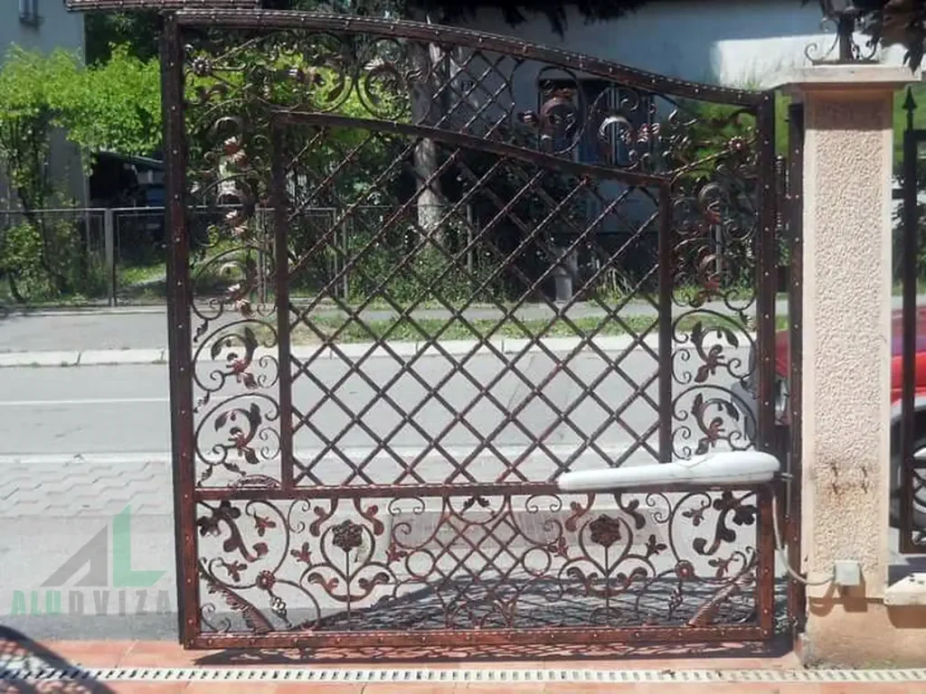 Detalji kovane metalne konstrukcije